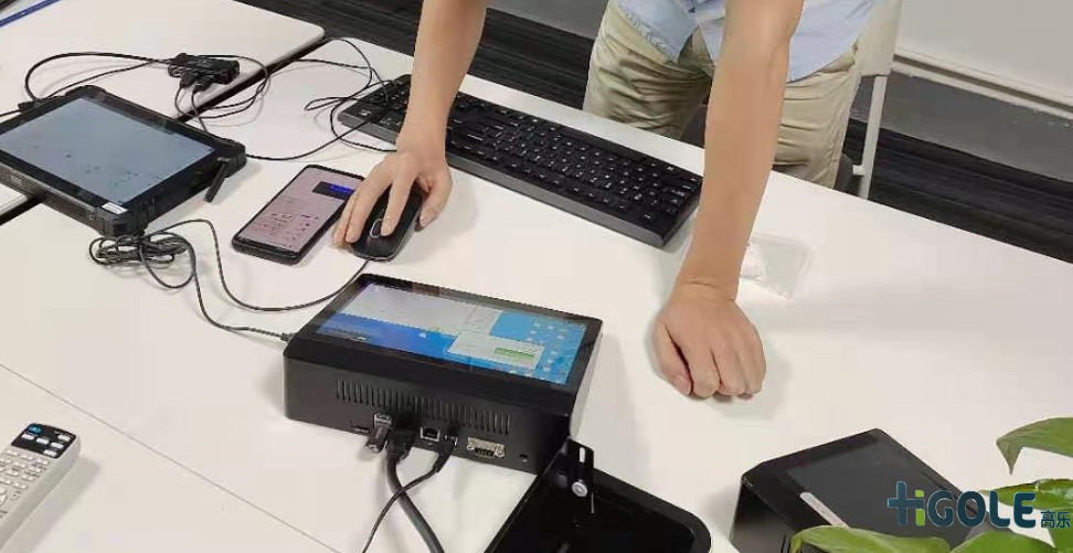 工業(yè)一體機(jī)顯示器